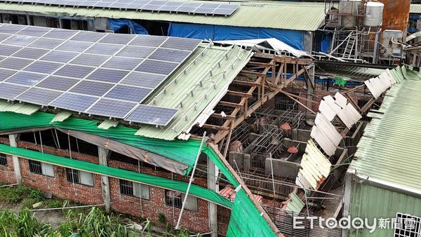 ▲▼             嘉義布袋新塭、義竹東後寮滯洪池的數百面水面型太陽能光電板破損。（圖／攝影中心攝，下同）