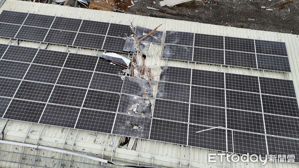▲▼             嘉義布袋新塭、義竹東後寮滯洪池的數百面水面型太陽能光電板破損。（圖／攝影中心攝，下同）