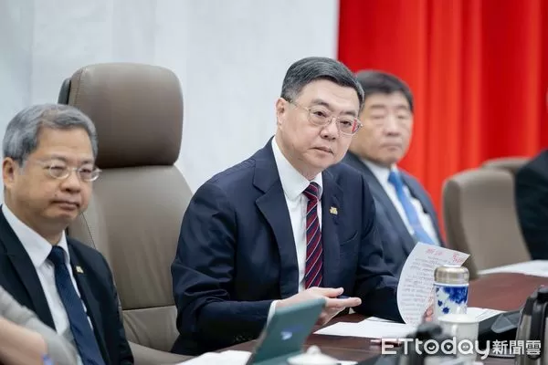 ▲▼卓榮泰主持行政院院會。（圖／行政院提供）