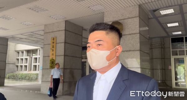 ▲立委顏寬恆今出席二審開庭。（圖／記者許權毅攝）