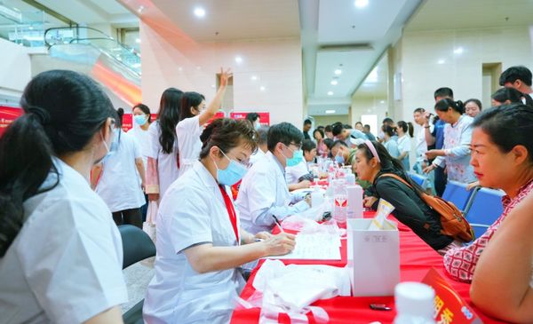 ▲▼ 兩岸皮膚科專家、銀屑病            。（圖／翻攝 北京時間）