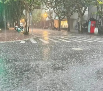 ▲重慶連日暴雨。（圖／翻攝自微博）