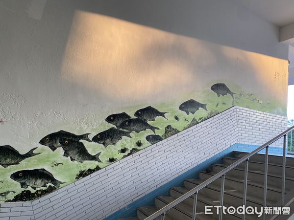 ▲化壁癌為美麗校園～水里國中壁畫揭幕暨濁水溪社大書畫展。（圖／濁水溪社區大學提供）