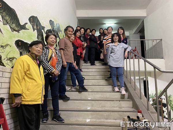 ▲化壁癌為美麗校園～水里國中壁畫揭幕暨濁水溪社大書畫展。（圖／濁水溪社區大學提供）