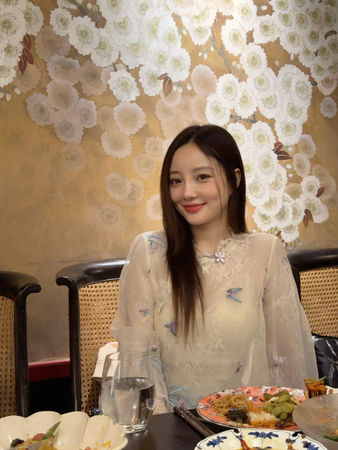 ▲李小璐否認生二胎的傳聞，指出影片中的小孩是朋友的。（圖／翻攝自微博）