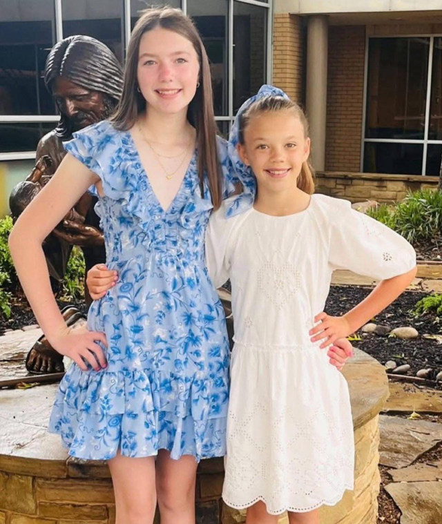 ▲▼小姊妹睡夢中遭沖走！　12hrs後尋獲遺體「仍緊緊牽著手」。（圖／翻攝臉書）