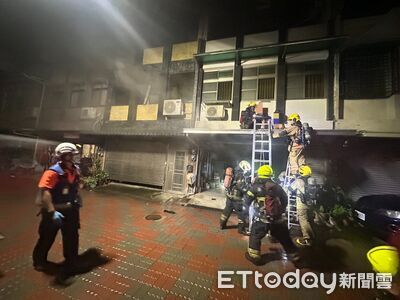 台南民宅凌晨起火「8人暗夜驚逃」　機車慘遭燒毀