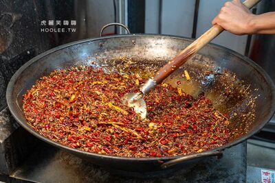 高雄手炒麻辣鍋36種中藥材＋大骨高湯