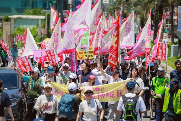 ▲民進黨祕書長林右昌,「護國大遶境」誓師。（圖／民進黨提供）