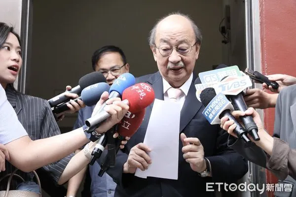 ▲▼柯建銘聯訪 民進黨團大會後。（圖／記者屠惠剛攝）