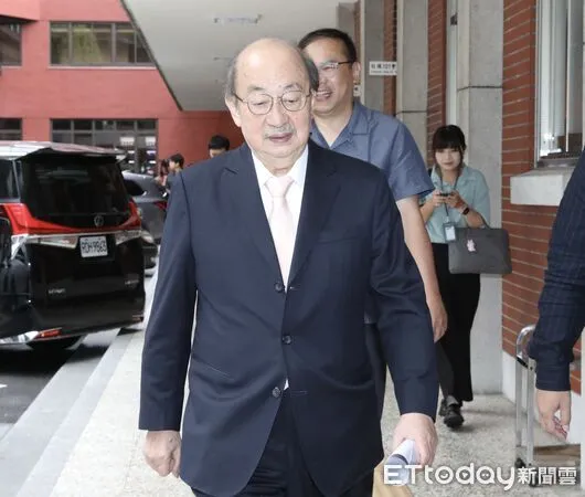 ▲▼柯建銘聯訪 民進黨團大會後。（圖／記者屠惠剛攝）