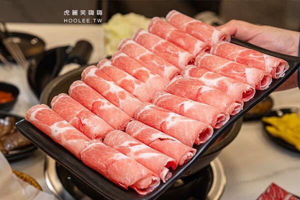 ▲▼鼎星經典火鍋店。（圖／部落客虎麗笑嗨嗨授權提供）