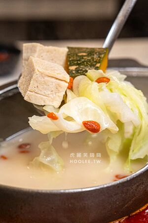 ▲▼鼎星經典火鍋店。（圖／部落客虎麗笑嗨嗨授權提供）