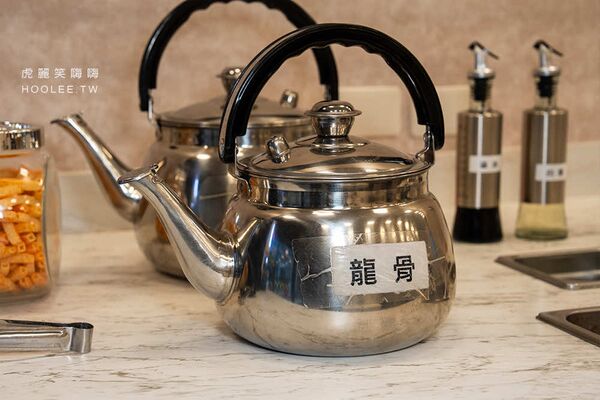 ▲▼鼎星經典火鍋店。（圖／部落客虎麗笑嗨嗨授權提供）