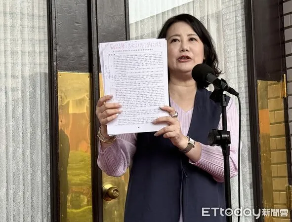 ▲▼吳思瑤  聯訪  批評藍白黑箱處理4100億特別條例。（圖／記者屠惠剛攝）