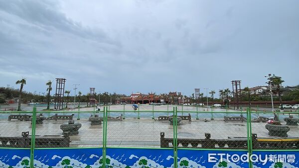 ▲▼             台南南鯤鯓代天府牌樓倒塌，目現場目前已經清理乾淨。（圖／民眾提供，下同）