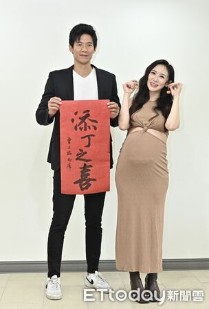 ▲▼藝人蔡允潔生產前接受各家聯訪。（圖／記者李毓康攝）