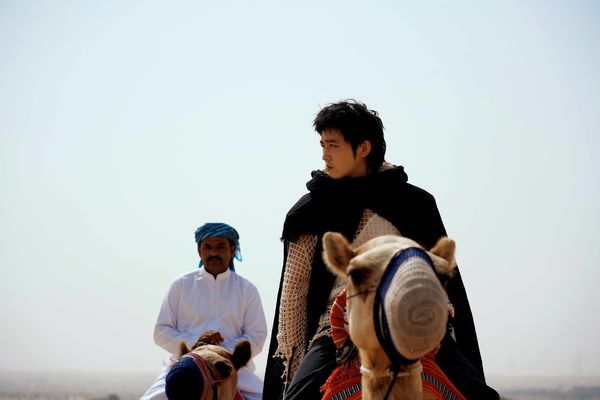 ▲▼小樂吳思賢赴杜拜拍MV。（圖／華納音樂提供）