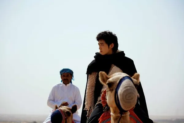 ▲▼小樂吳思賢赴杜拜拍MV。（圖／華納音樂提供）