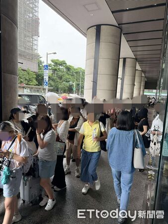 ▲▼GD排隊人潮。（圖／讀者提供）