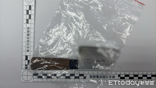 ▲吳男酒醉向母親要錢遭拒，持刀傷害母親警方破門救援。（圖／記者陸運陞翻攝）