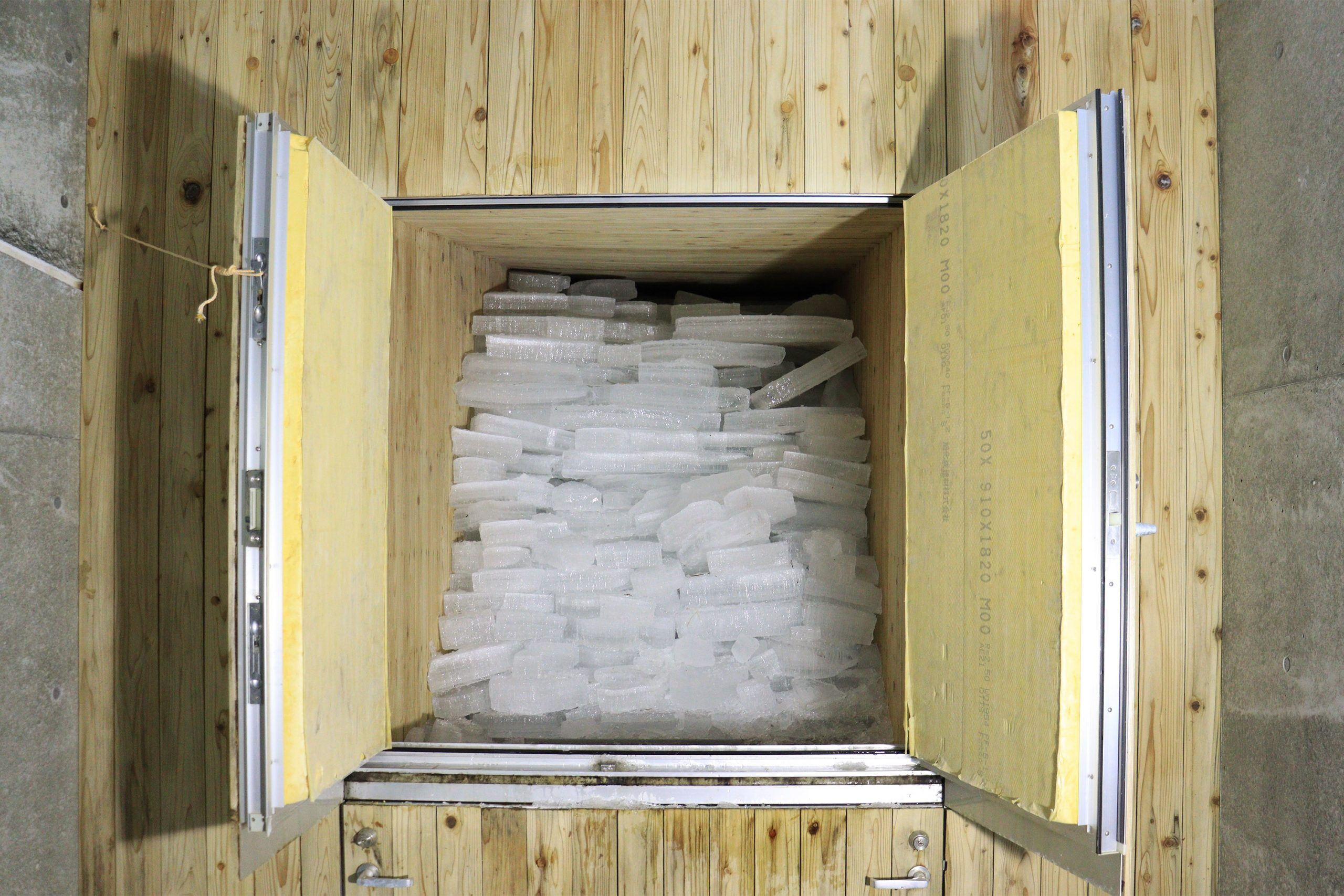 ▲▼史上首次！神戶六甲山六甲枝垂「冰窖開箱」20噸冰塊全部融化　全場驚呆。（圖／翻攝神戶六甲觀光官網）
