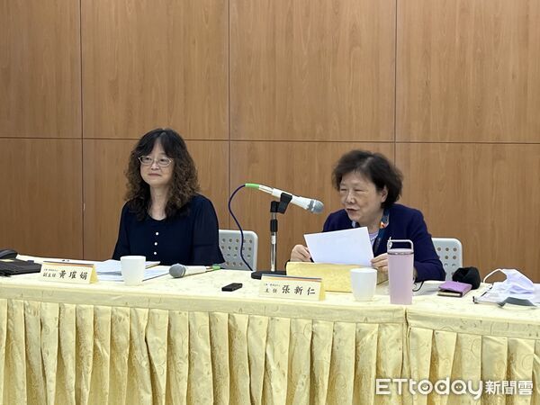 ▲▼大考中心主任張新仁（圖右）與副主任黃璀娟（圖左），說明分科測驗狀況。（圖／記者許敏溶攝）