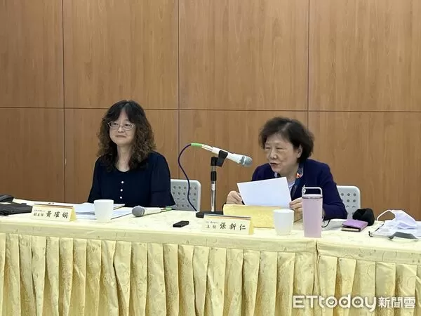 ▲▼大考中心主任張新仁（圖右）與副主任黃璀娟（圖左），說明分科測驗狀況。（圖／記者許敏溶攝）