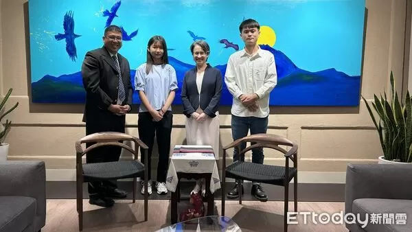 ▲公東高工手工椅入主副總統官邸。（圖／記者楊晨東翻攝）