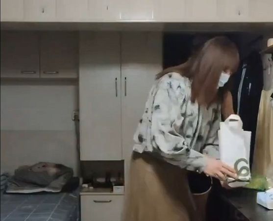 南京阿紅事件引發各國網友熱議，不少人也開始發揮創意惡搞。（翻攝網路）