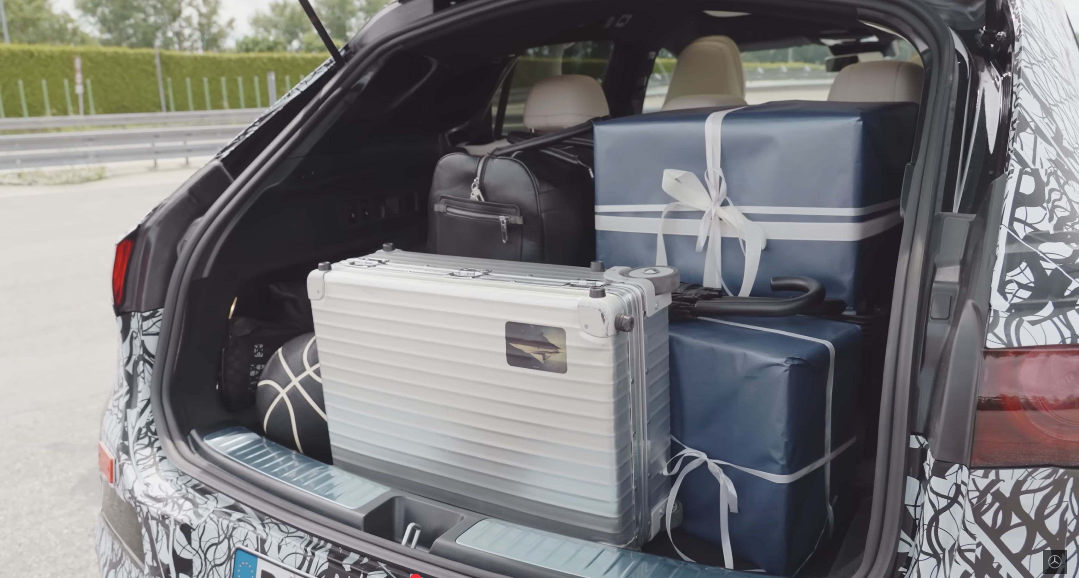 ▲賓士新GLC電動休旅。（圖／翻攝自Mercedes-Benz）