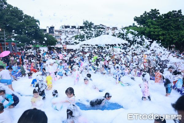 ▲屏東市「夏日泡泡趴」12日下午3時於千禧公園盛大開場。（圖／屏東市公所提供）