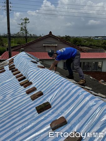 ▲台南義消150人挺進六區災區，汗水與雙手成為家園重建的基石。（記者林東良翻攝，下同）