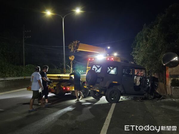 ▲▼快訊／國軍輕型戰術輪車旗山自撞　3官兵送醫。（圖／記者吳奕靖翻攝）