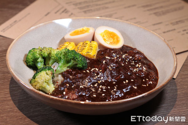 ▲南美餐廳「N&Oacute;MADA」。（圖／記者黃士原攝）