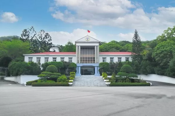 任職海軍司令部的孫姓士官長遭長官刁難，調職遙遙無期，現在還因精神出問題，常得住院治療，讓他備感無助。