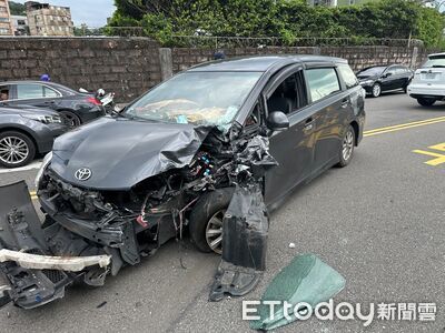 基隆女駕駛突逆向撞遊覽車！多名日籍遊客輕傷　急返郵輪治療