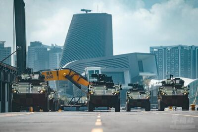 雲豹甲車火力掩護 機步333旅防護高雄港區與塔台