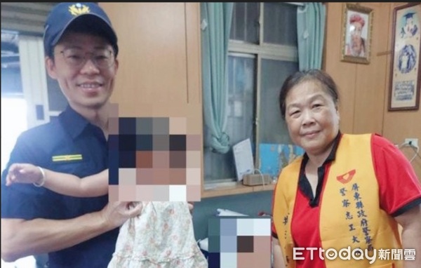 ▲枋寮警方會同志工隊助人。（圖／記者陳崑福翻攝）