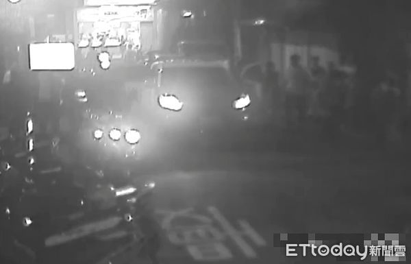 ▲吳男與游男為了巷內畫設人行道持不同意見，在會勘時爆發推擠。（圖／記者陸運陞翻攝）