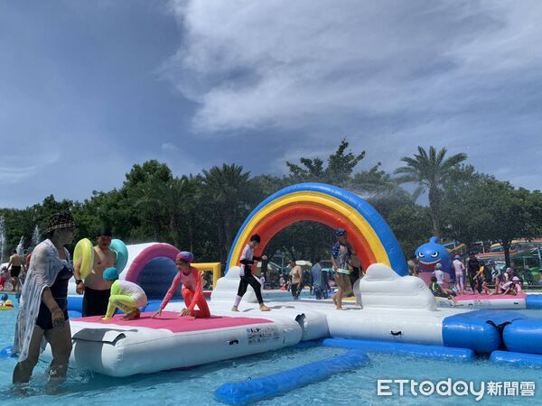 ▲▼花蓮知卡宣夏季戲水活動熱鬧登場，縣長徐榛蔚親自出席開幕典禮。（圖／花蓮縣政府提供，下同）