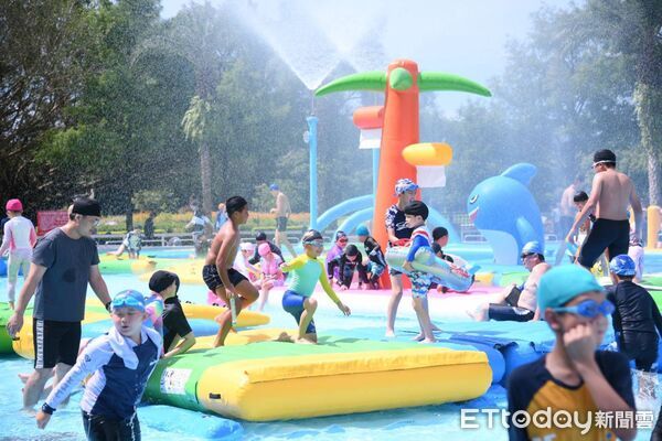 ▲▼花蓮知卡宣夏季戲水活動熱鬧登場，縣長徐榛蔚親自出席開幕典禮。（圖／花蓮縣政府提供，下同）