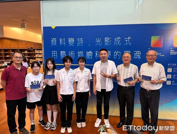 ▲雄中跟雄女跨校合作，在大東藝術中心展開           。（圖／記者吳奕靖翻攝）