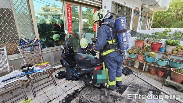 ▲▼    屋主電動車充電引爆炸，居民驚恐報案         。（圖／記者林名揚翻攝）