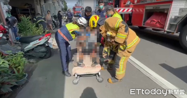 ▲▼            彰化民宅火警，2人一度受困頂樓。（圖／記者唐詠絮翻攝，下同）