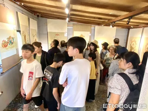 ▲台東金剛寺工筆佛畫熱鬧開展。（圖／記者楊晨東翻攝）