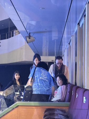 ▲GD爸、媽飛來台灣。（圖／讀者提供、 (C) GALAXY CORPORATION提供）