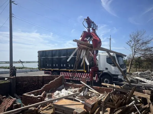 ▲▼丹娜絲颱風造成南部嚴重災情。（圖／翻攝立委林俊憲臉書）