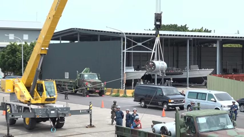 ▲國軍吊掛總統賴清德親臨視導。（圖／翻攝自國防部直播）