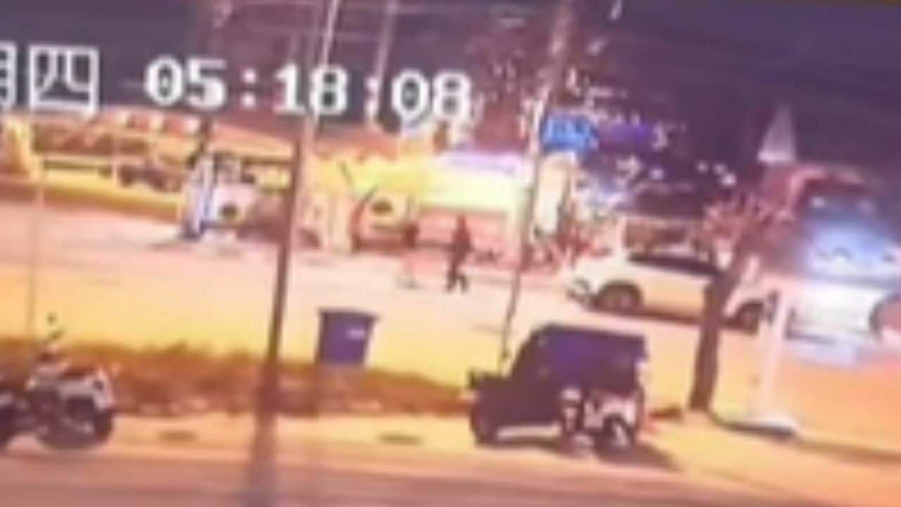 ▲▼陸客在泰國「當街遭綁架」！主謀是中國人。（圖／翻攝自Facebook／สายข่าวพัทยา）